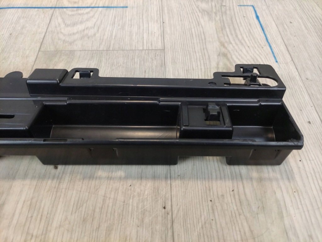 Bmw 3 f30 кронштейн  порог правая  7256918 Доставка