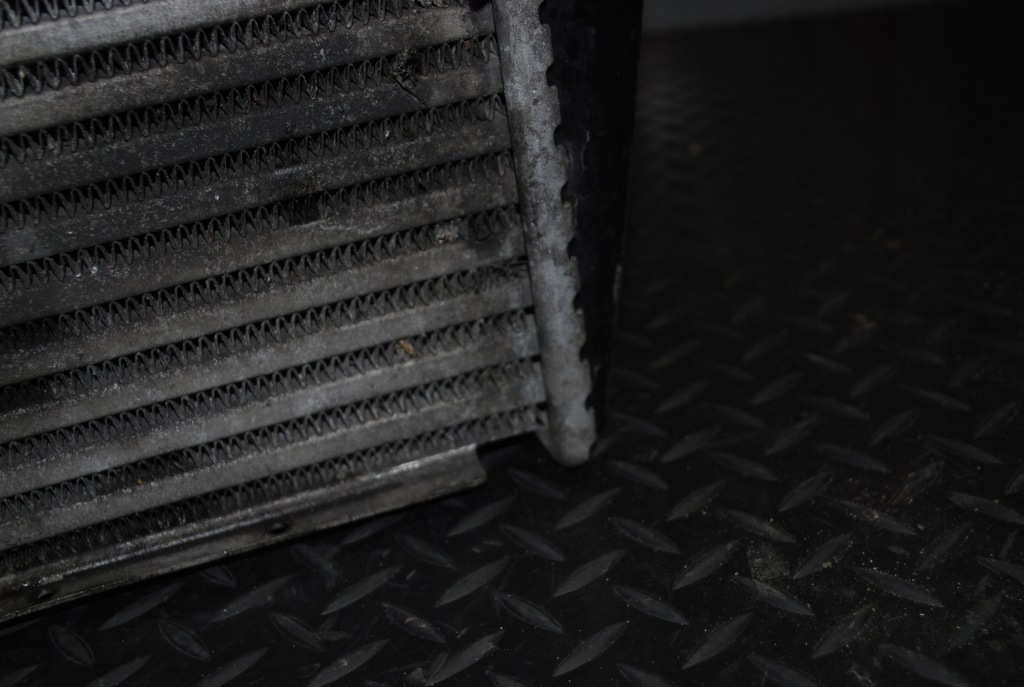 Интеркулер правый audi a6 c5 2.7 bt 078145806k Цена