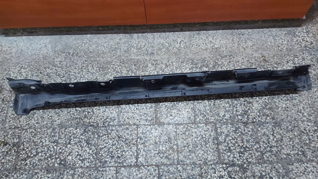 Поріг накладка накладка поріг права toyota avensis t27 15- рестайлінг Оригінал