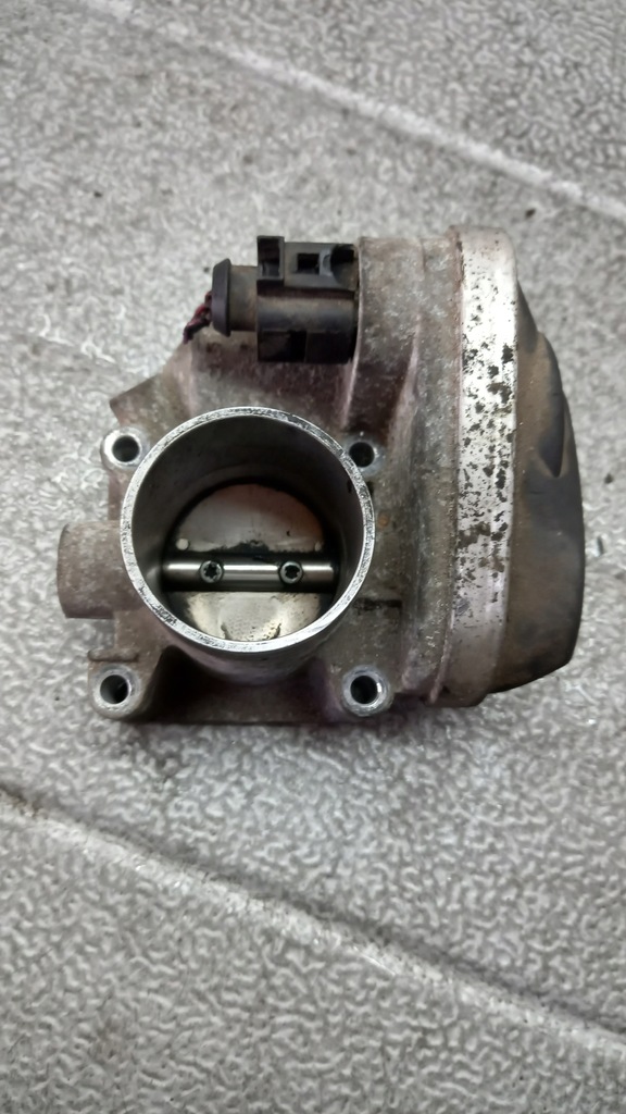 фото №2, Дроссельная заслонка vw polo 1.2b 03r