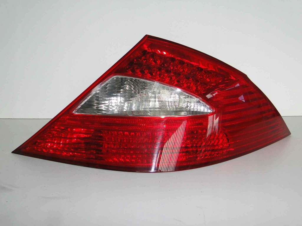 фото №2, Mercedes cls 219 przed liftem лампа задня права