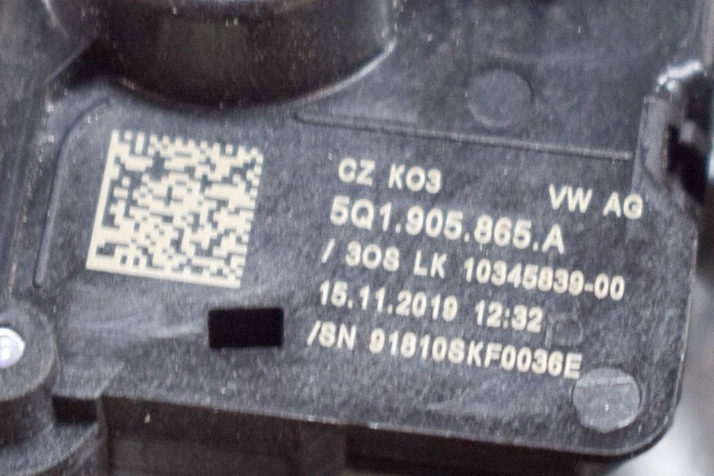 фото №6, Audi a1 sportback gb 35 tfsi замок зажигания с inteligentnym ключ 1k0905851