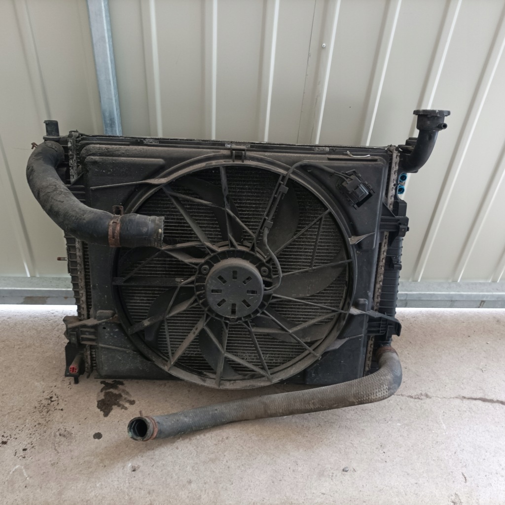 Jeep grand cherokee 3.6 10- радиатор воды америка Киев