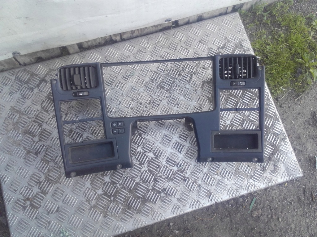 фото №1, Панель рамка консоли корпус спидометра scania r