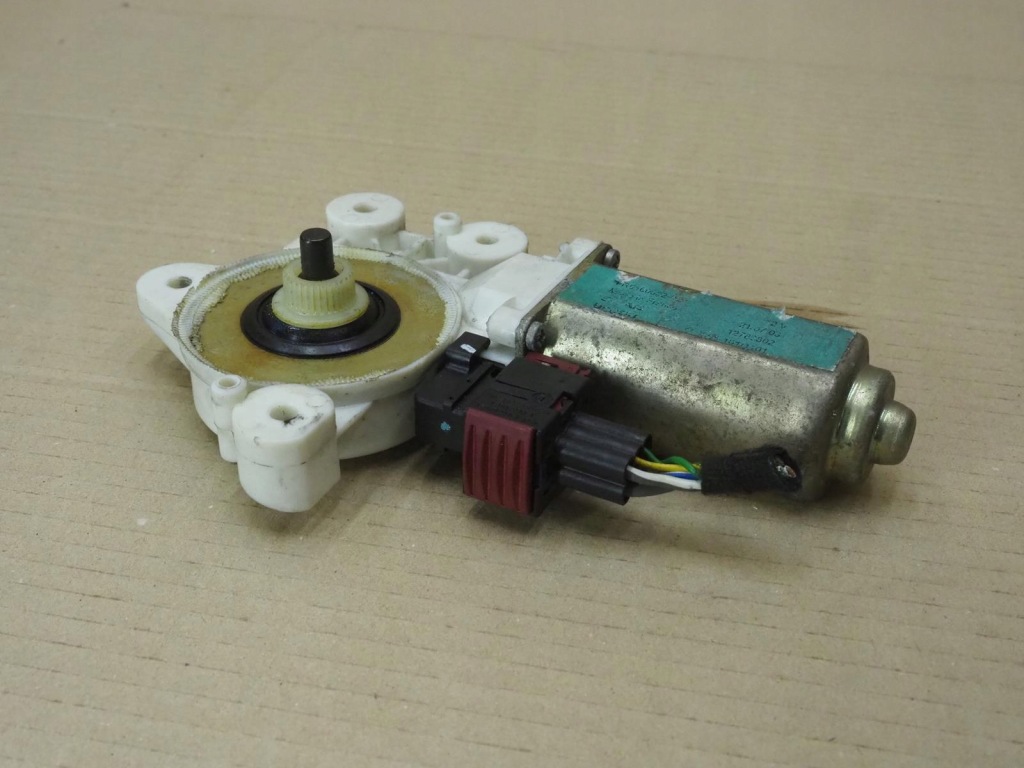 Моторчик стекло правая  задний saab 9-3 93 2 2004r 6pin Недорого