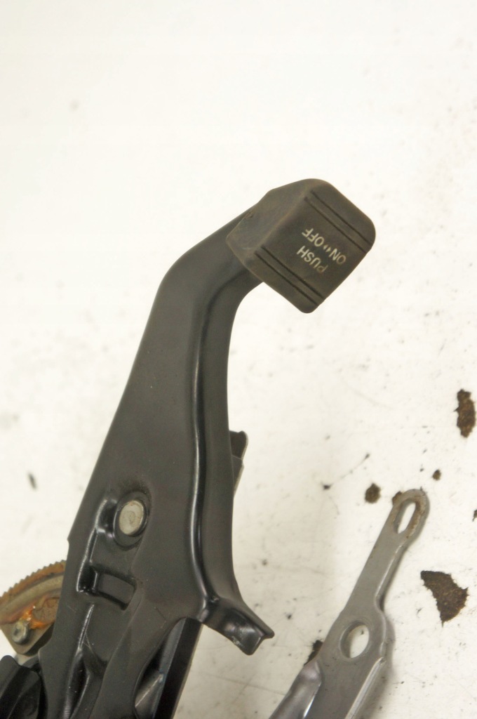 Tv465 lexus rx iii педаль тормоза стояночного в Украине