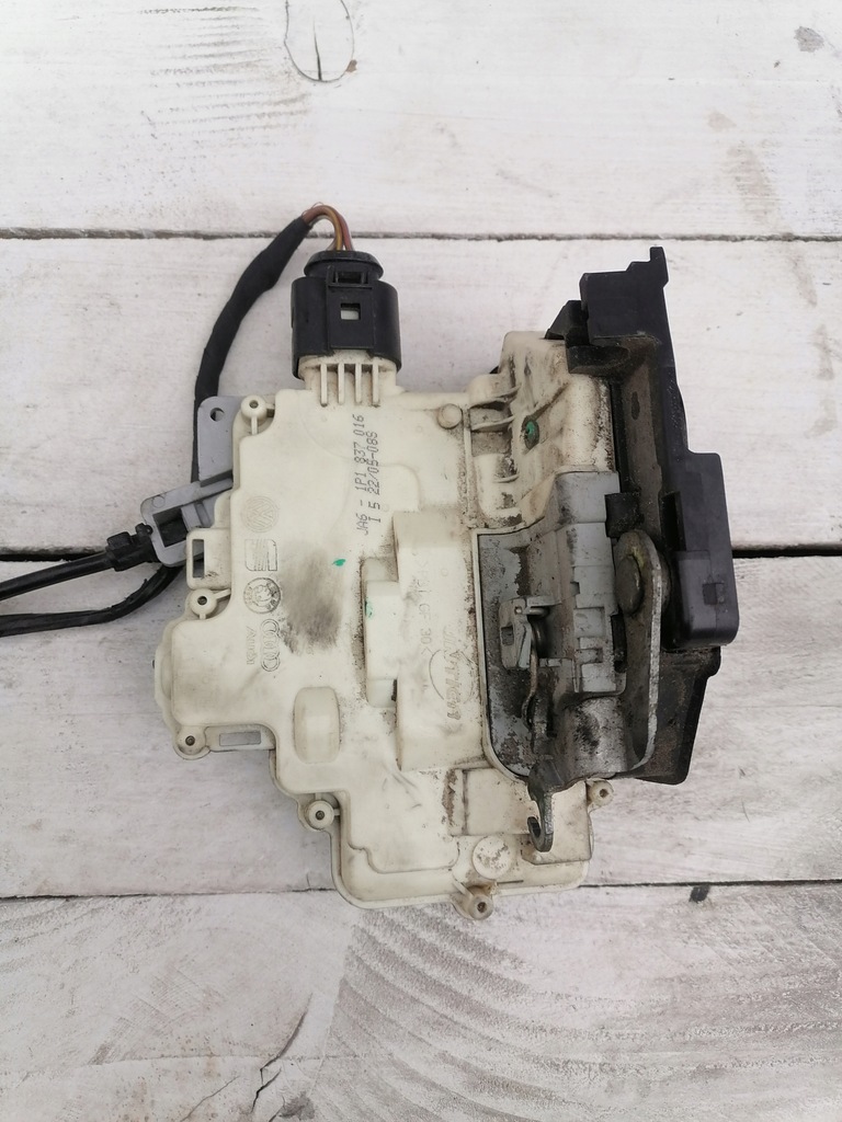 фото №1, Замок двері правий перед leon ii lift 1p1837016b