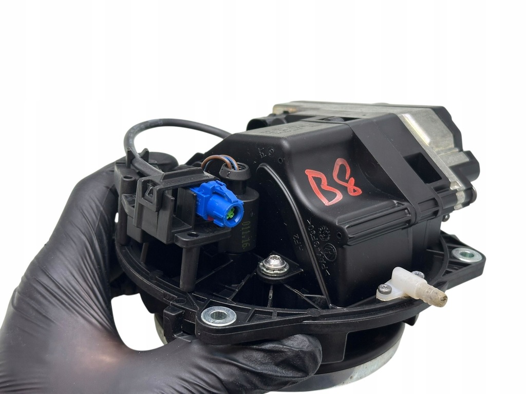 фото №8, Volkswagen passat b8 2017 камера заднего вида