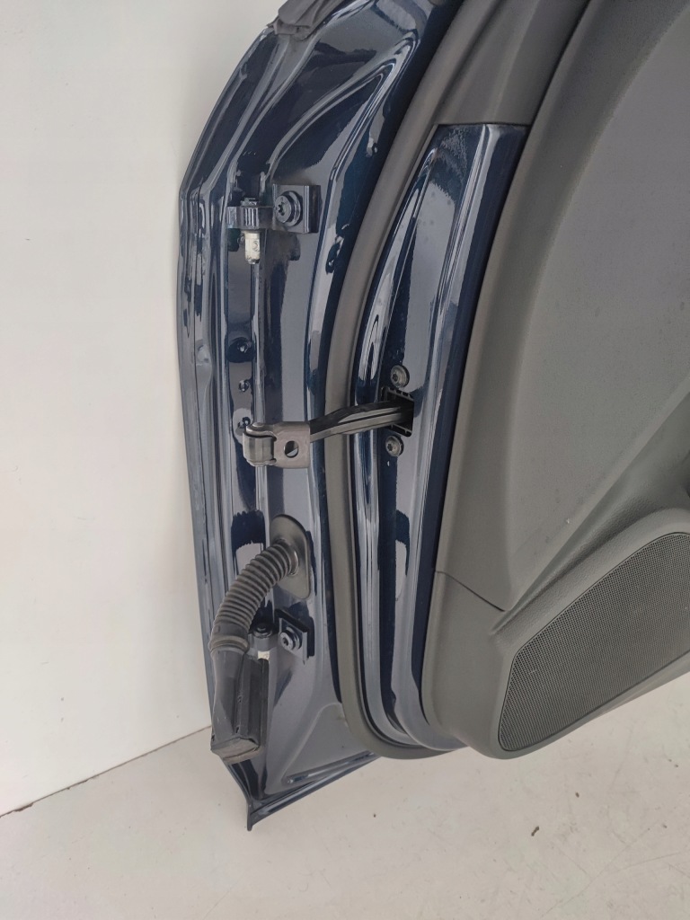 Дверь передние правое правый перед audi a3 8v 8v5 sedan Цена