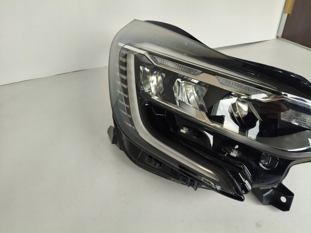 фото №2, Лампа права фара renault captur ii 19- full led