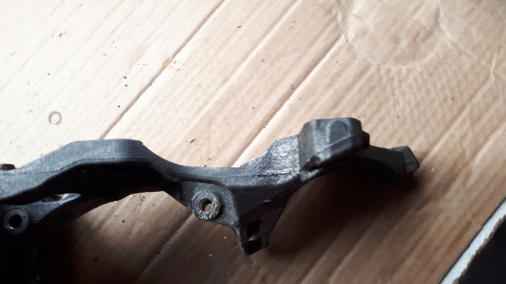 A6 c7 рестайлінг  кронштейн генератора 2.0 tdi 04l903143b a5 Зі Шроту