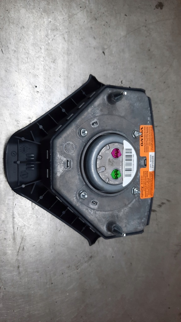 фото №4, Подушка руля 9208345 volvo s60 v70 ii