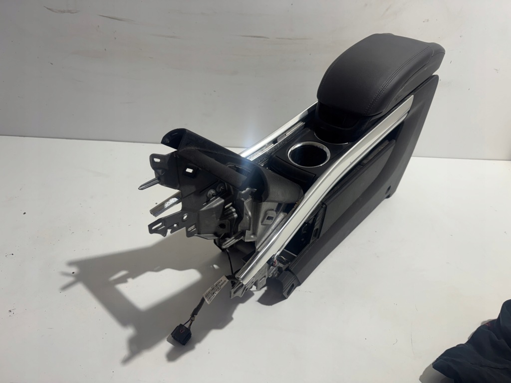 фото №7, Opel zafira c подлокотник туннель europa бардачок кронштейн na кружки