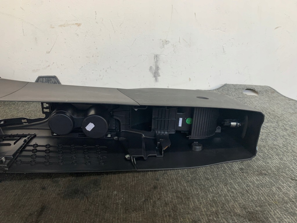 Opel crossland x 1.2 thp 19r туннель средний бардачок оригинал Оригинал