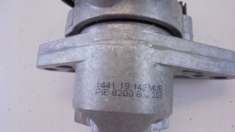 фото №4, Laguna iii 1.4 1.6 натяжитель ремень клиновой ролик