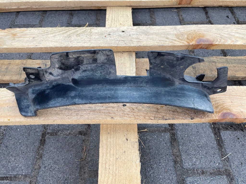 фото №1, Audi a1 82a молдинг бризковик підкрилок правий задня