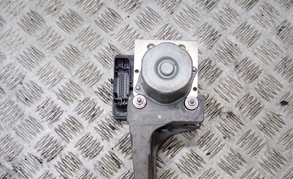 фото №1, Насос abs chevrolet corvette c7 2014-