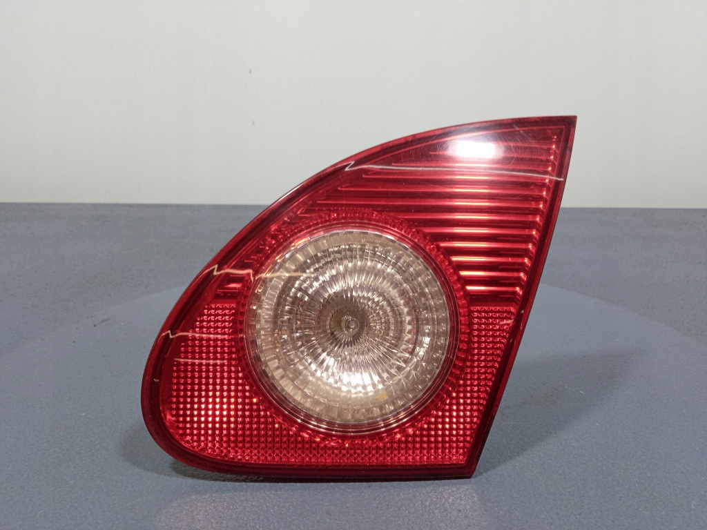 фото №1, Toyota corolla e12 sedan лампа задняя правая задняя внутренняя usa