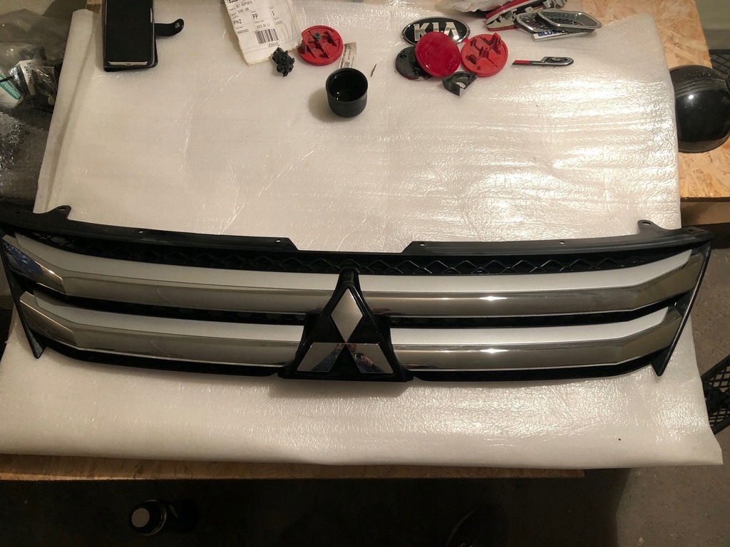 фото №1, Mitsubishi eclipse cross 17- решётка радиатора решётка радиатора оригинал