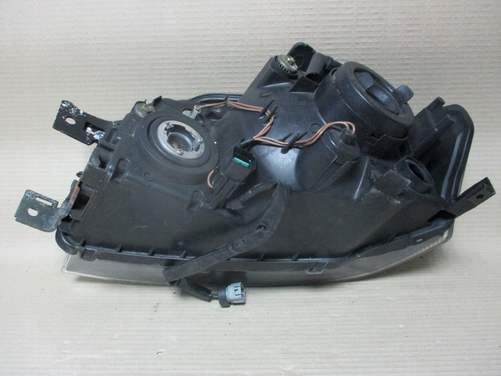 фото №7, Лампа перед права mitsubishi space runner 98-07