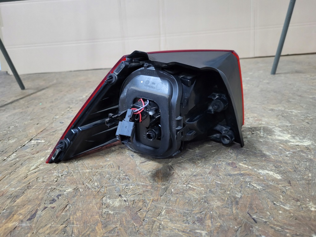 Vw golf vii 7 hb лампа задня задня права Київ