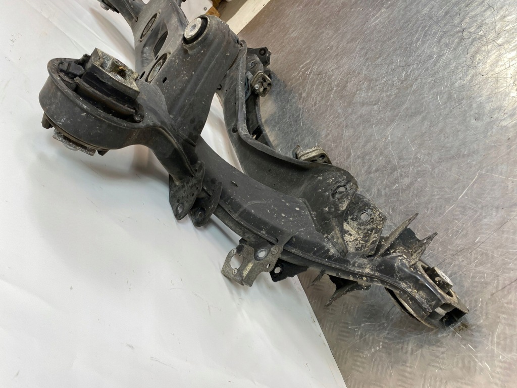 2015 mercedes-benz sl r231 підрамник задні 2312201 Оригінал