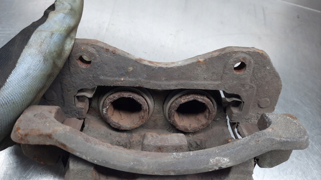 фото №5, Суппорт тормозной перед правый hyundai trajet 2.0d 02r