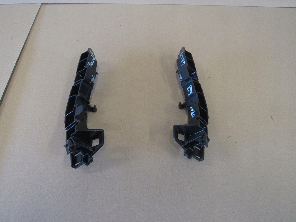 фото №1, Opel grandland x направляющая крыло правый перед