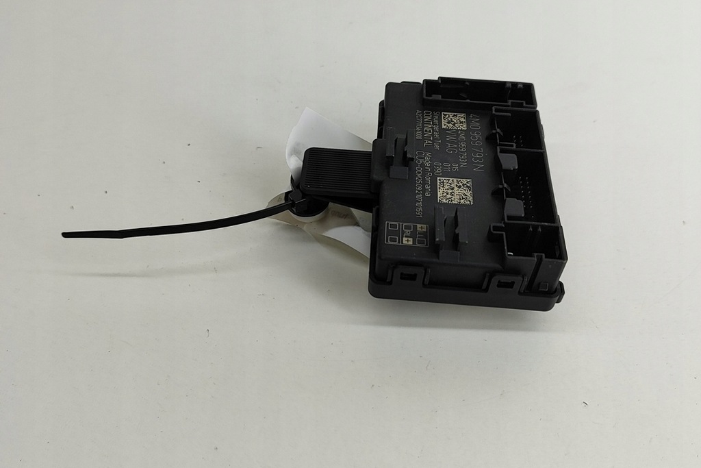 фото №5, Porsche taycan cross turismo передняя левая блок управляющий двери 4m0