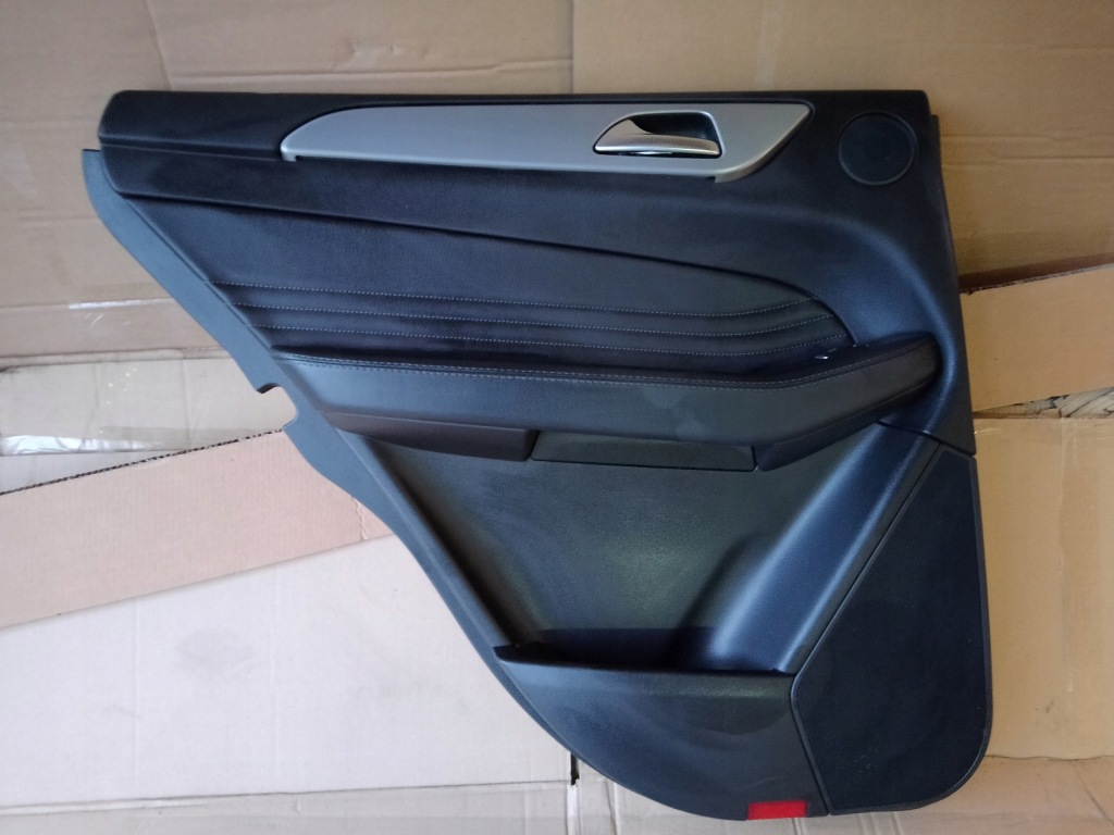 Обивка обшивка дверь комплект  mercedes gle w292 купе в Украине