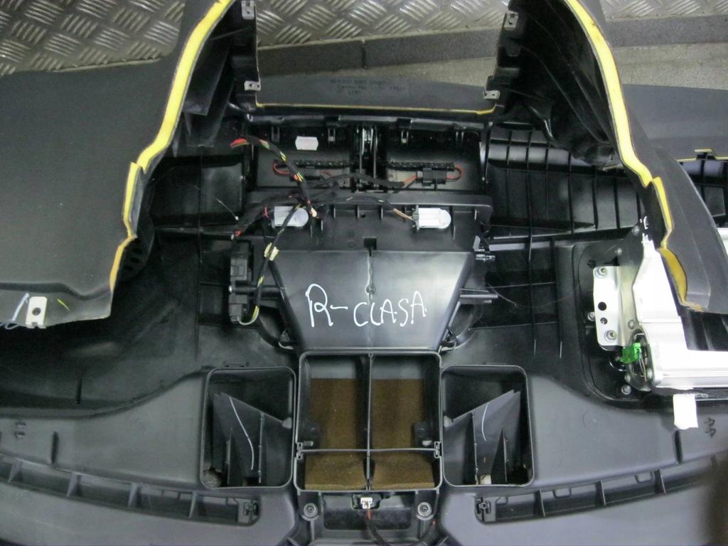 фото №10, Приборная панель консоль подушка безопасности mercedes r-klasa w251