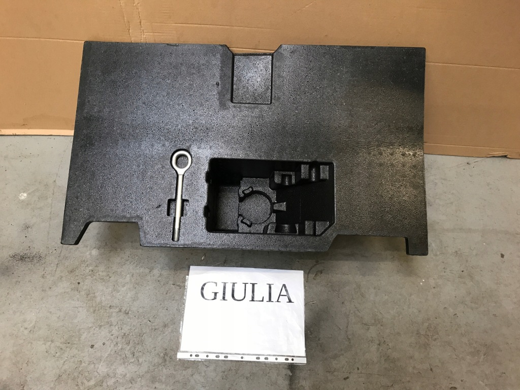 Купити Alfa romeo giulia вкладиш багажника пінополістирол 50556973
