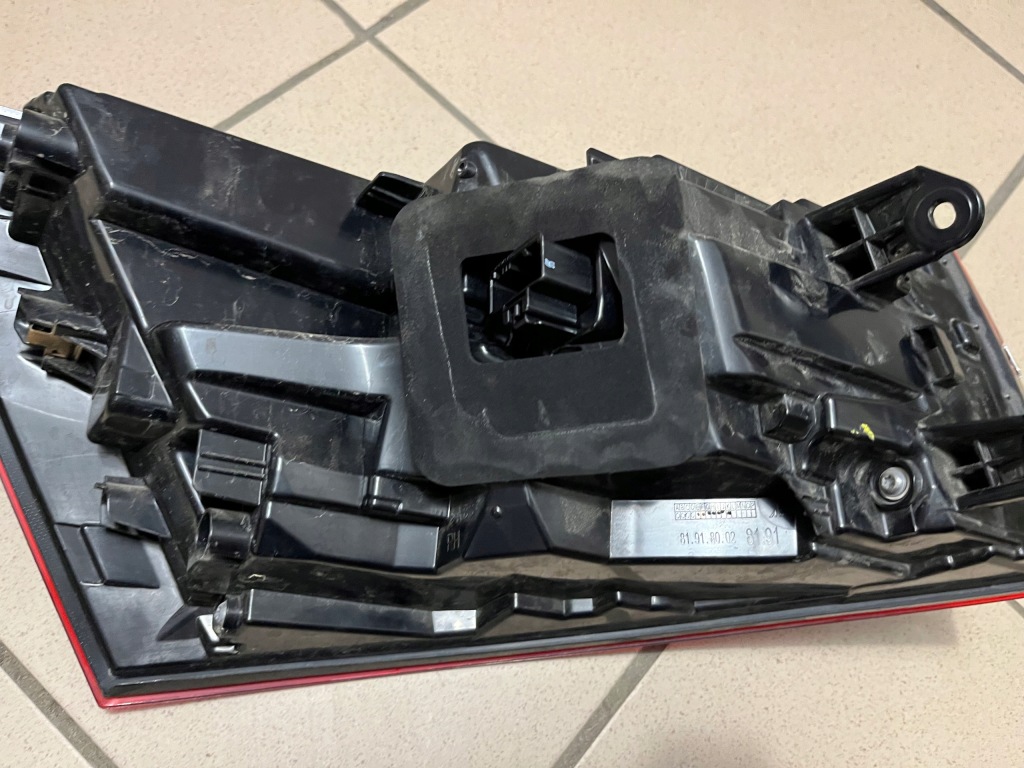 фото №12, Skoda superb iii 3 kombi 3v9 лампа задняя задняя правая 3v9945208c