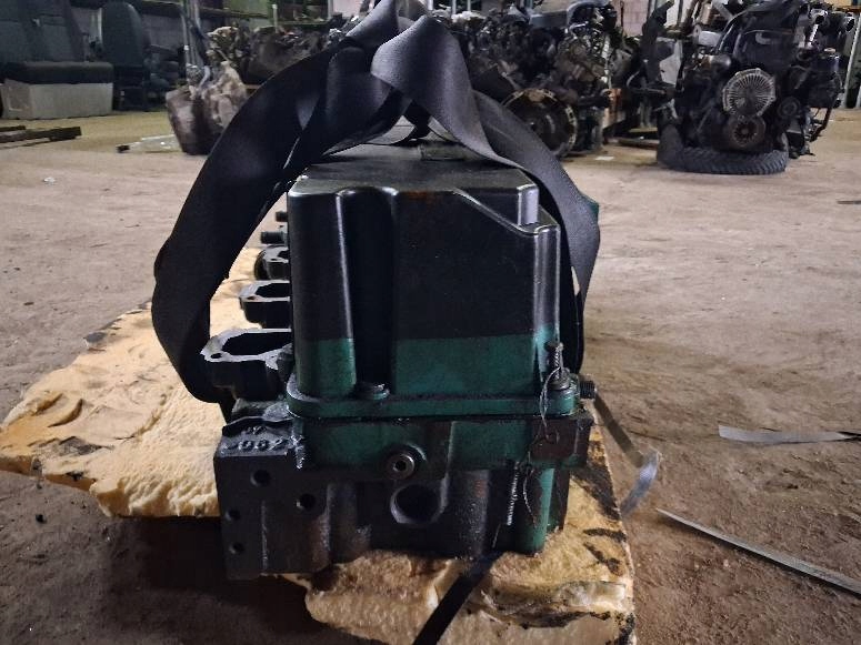 фото №8, Головка volvo fl d7e volvo fe