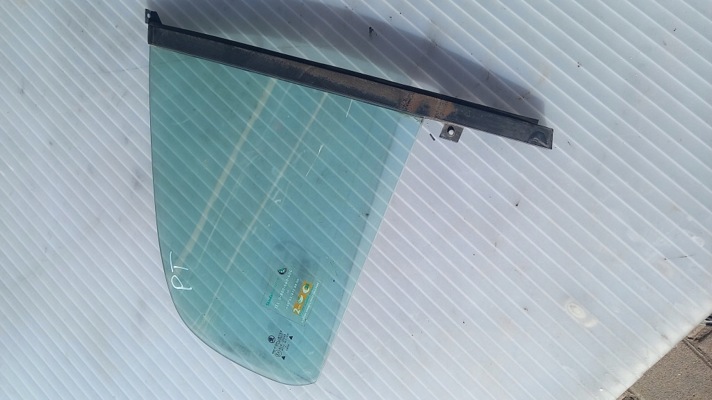 фото №1, Стекло правый задняя треугольник skoda octavia i 95r hb 5d