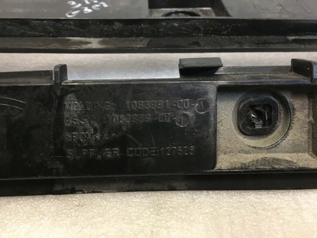 фото №4, Tesla model 3 направляющая бампера правый задняя