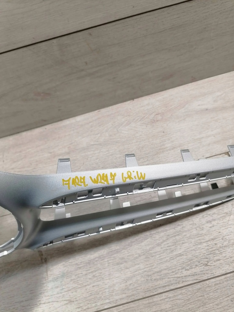 Mercedes-benz b w247 2022 накладка / решітка радіатора / решітка  верхній радіатора Зі Шроту