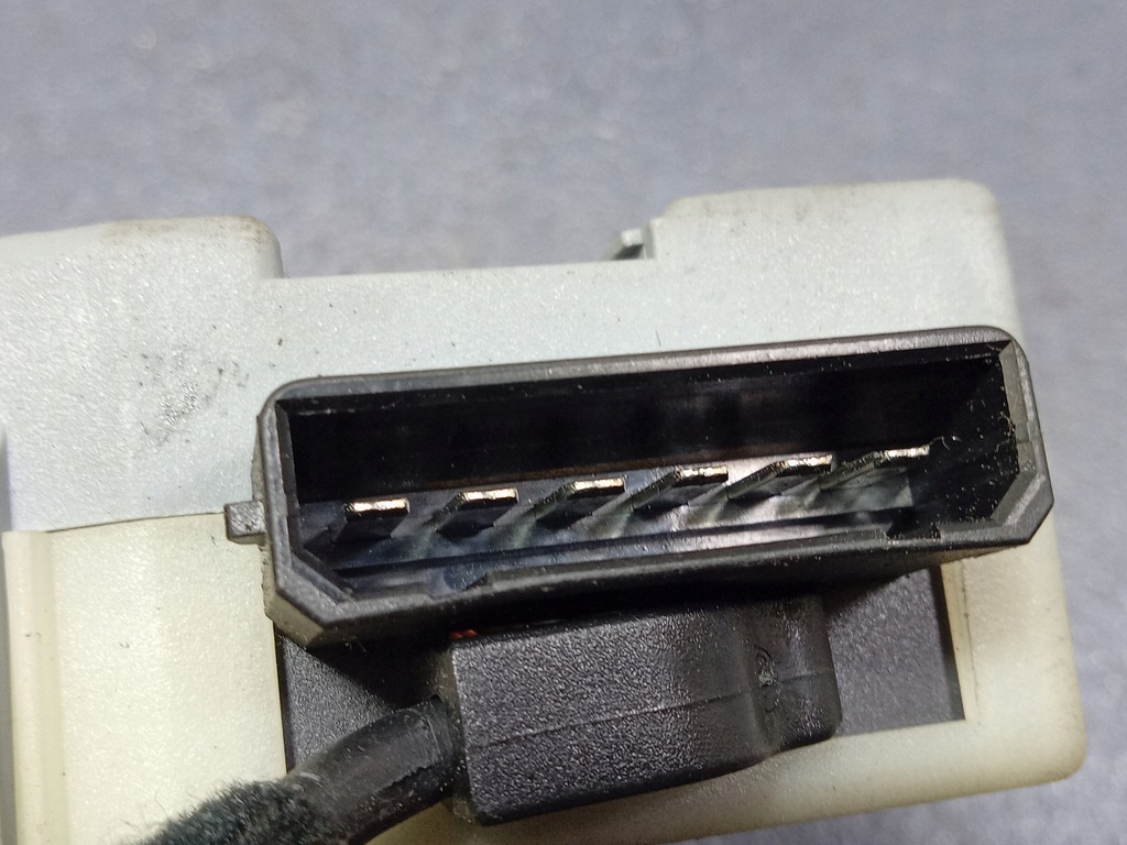 фото №6, Audi a6 c5 моторчик люк 4b0959951b