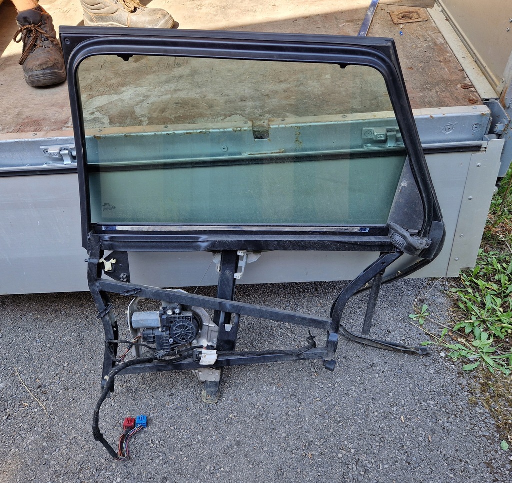 фото №3, Рамка каркас двері правий задня audi a6 c5