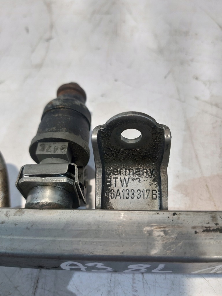 фото №8, Молдинг упорскування форсунки audi a3 8l 1.8b 06a133317b