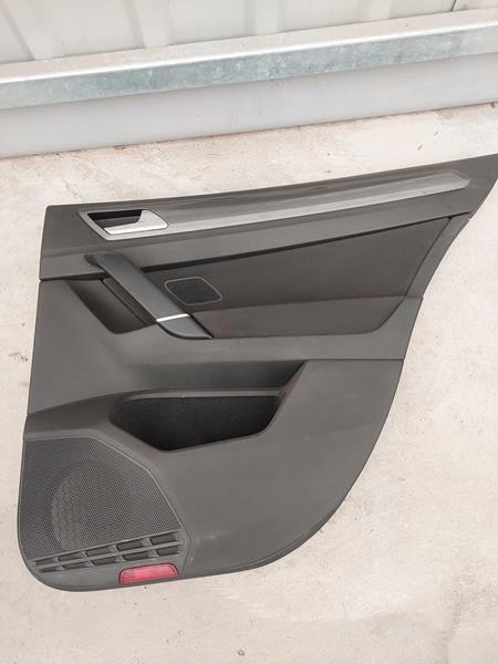 Купити Golf vii sportsvan оббивка права обшивка задній