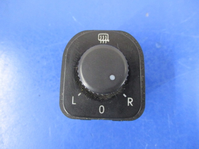 фото №1, Golf 5 рычаг регулировка зеркал 1k0959565h