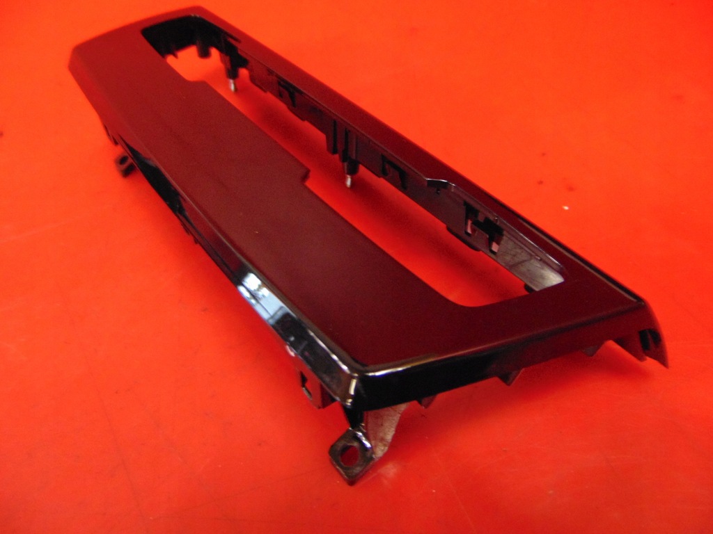 фото №3, Bmw 2 f46 f45 защита рамка панель радио блеск