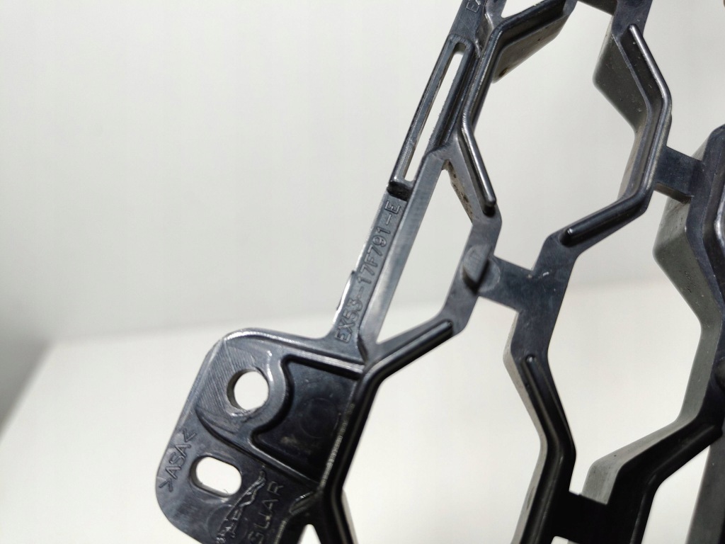 фото №8, Jaguar f-type решётка бампера перед ex53-17f791-e