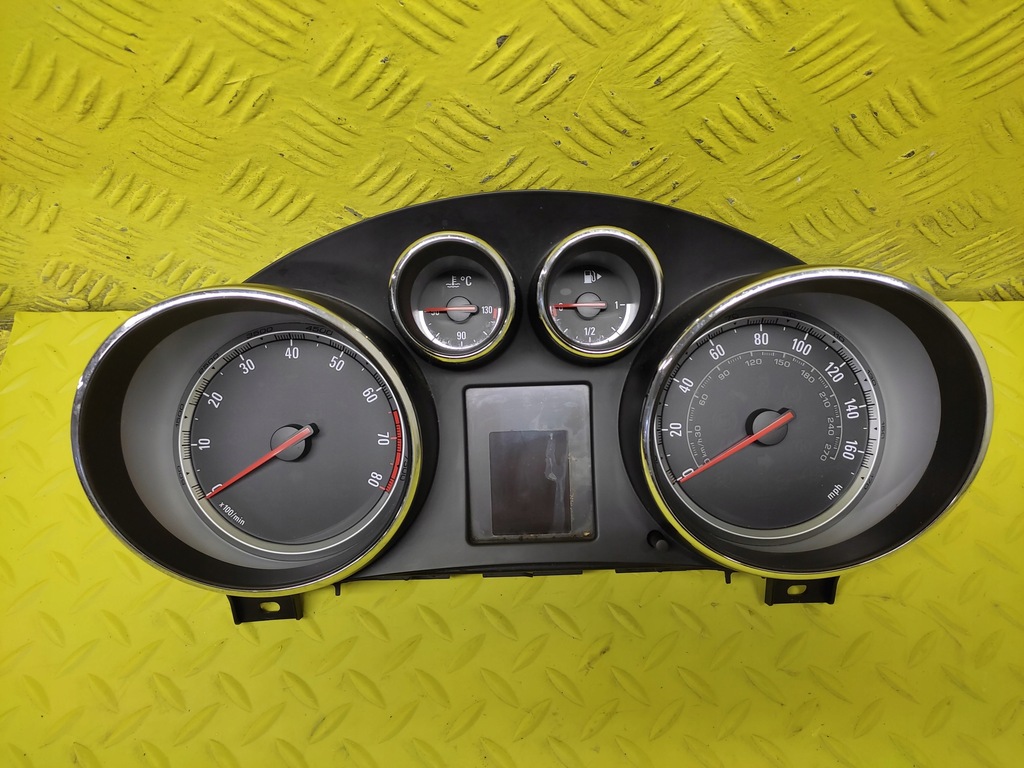 фото №1, Opel insignia счетчик приборы uk 12844137