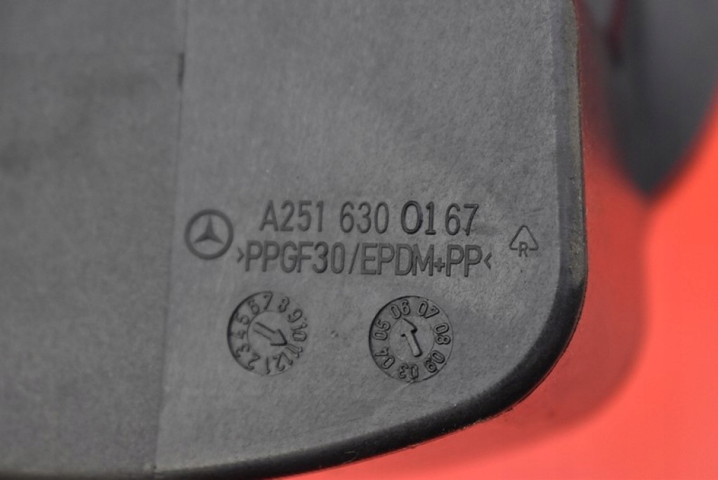 Крышка заливной топлива c197 a2515840417 mercedes r-klasa w251 v251 05-13 Киев