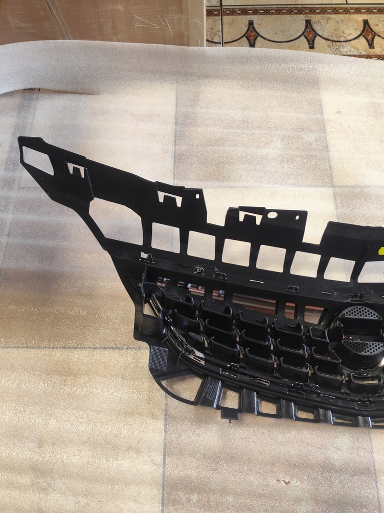 фото №7, Решётка радиатора opel astra j przed lift nr оригинал 13266577