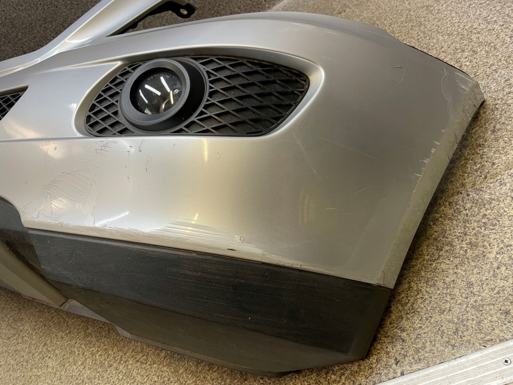 Бампер перед передній протитуманні фари mercedes w164 ml c775 775u сріблястий в Україні