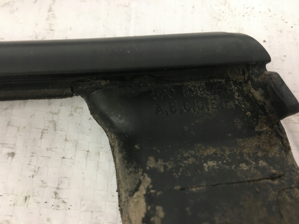 фото №10, Altea 04-09 молдинг ущільнювач правий задня 5p0839478