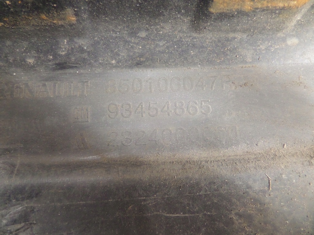 Бампер задня trafic iii vivaro b 4x pdc 850106047r Зі Шроту